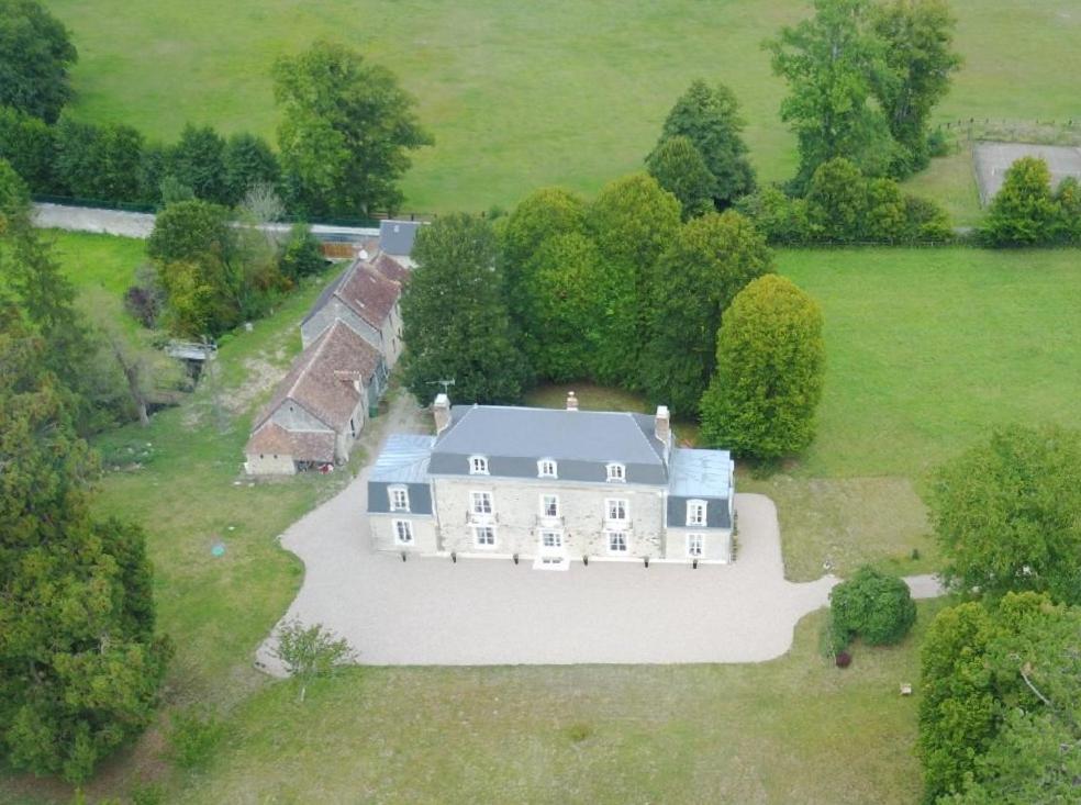 Le Manoir Du Ribardon Bed & Breakfast Neuvy-au-Houlme Exterior photo